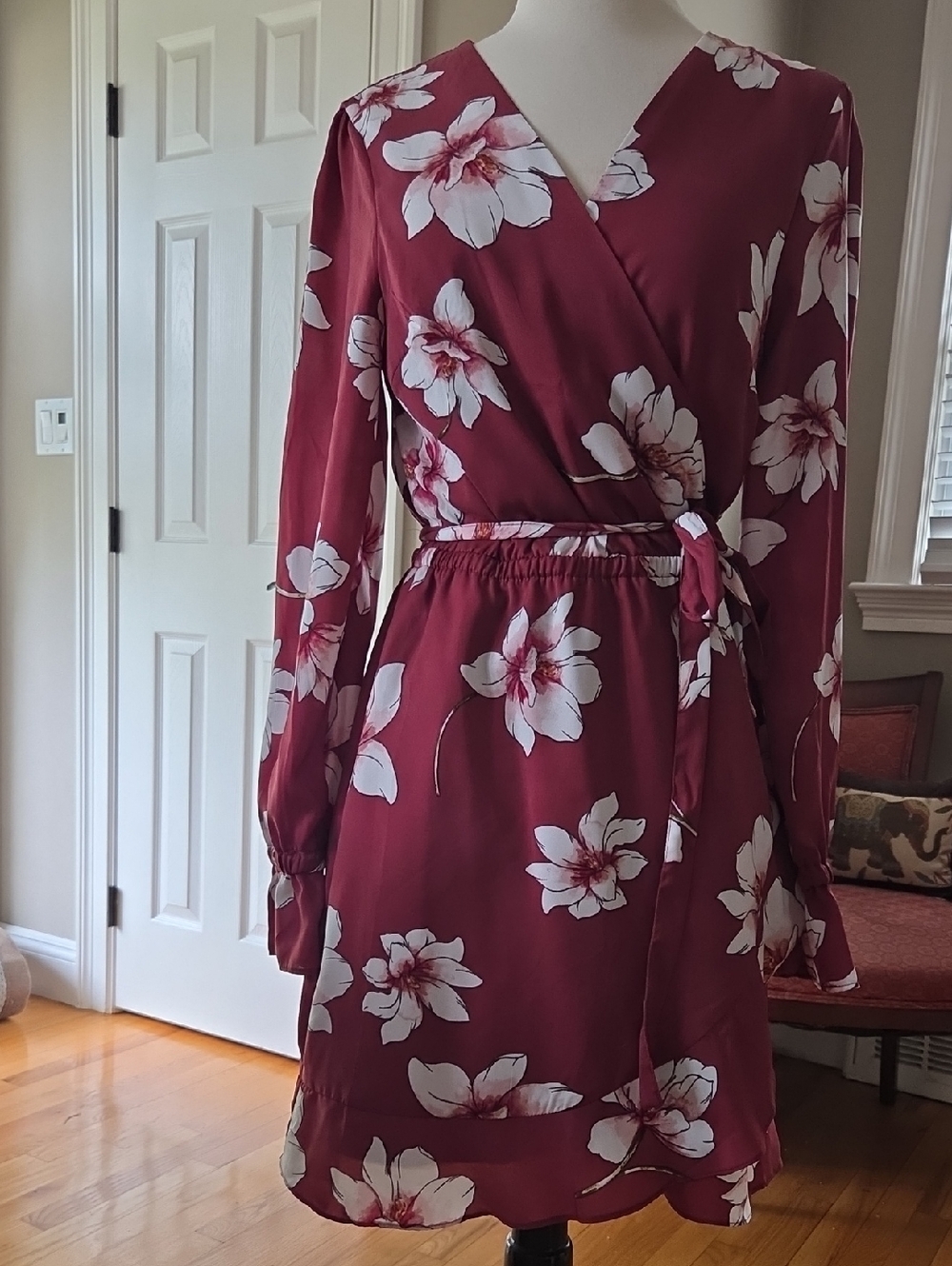 Cupcakes & Cashmere NEW Women's Burgundy Floral Wrap Dress Medium M NWT
